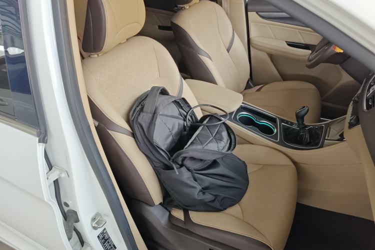 Used Baojun 730 2017 1.5T Manual Prestige Version 7 Seats
