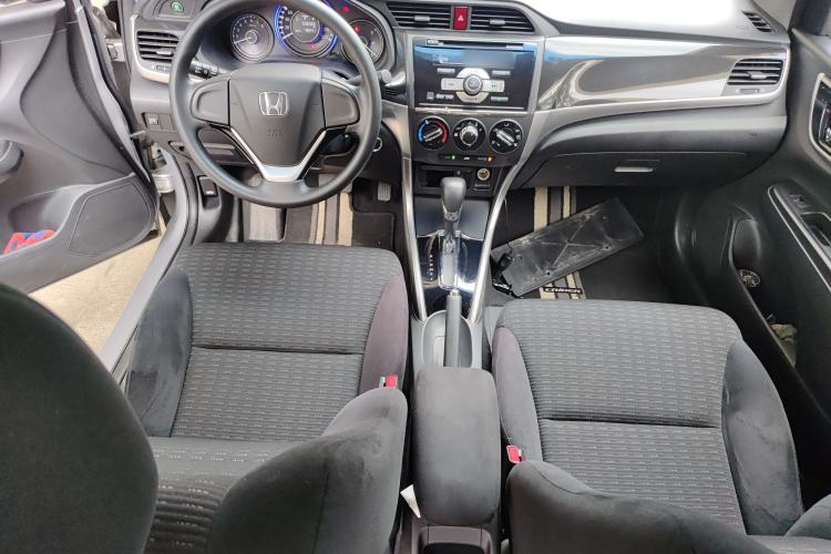 Used Honda Crider 2015 1.8L automatic comfort version Center Console