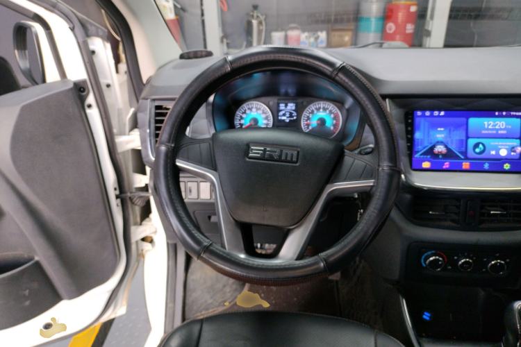 Used Jinbei Gold Hiace 2023 1.5L Passenger Vehicle Engineering Lion 5/6/7 Seater
