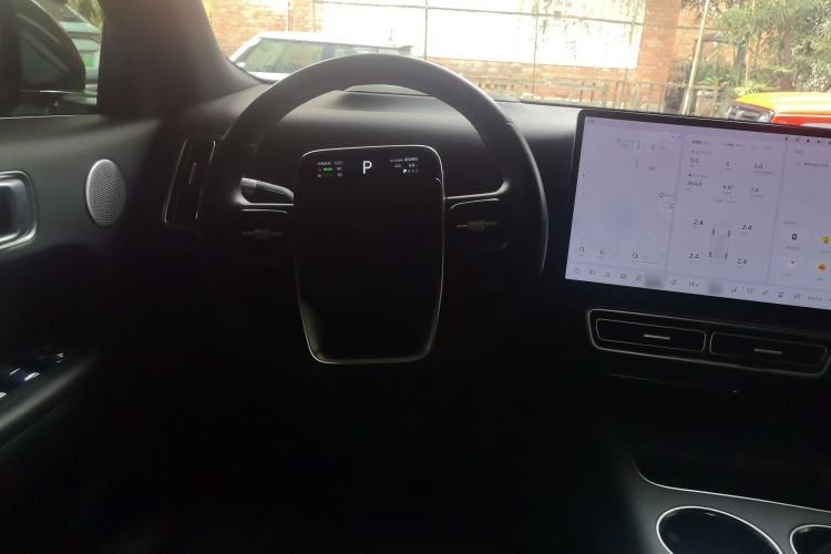 Used Li Auto L8 2023 Pro Model
