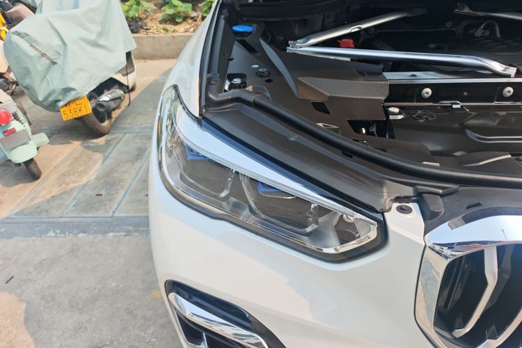 Used BMW X5 2022 xDrive 30Li Luxury M Sport Package
