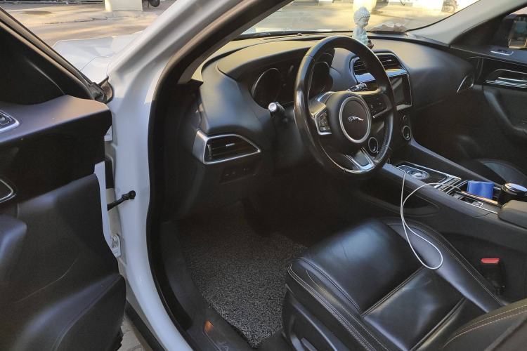 Used Jaguar F-PACE 2018 2.0T Four-Wheel Drive Urban Luxury Edition Driver Seat