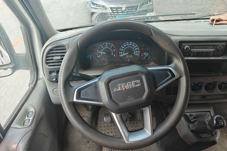 Used JMC Transit 2019 2.8T Commercial Version Short Wheelbase Mid-Roof 6-Seater China VI JX493