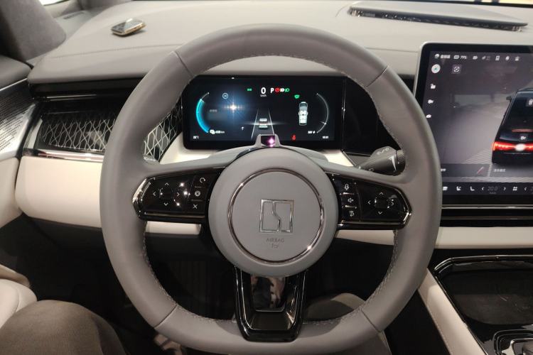 Used Zeekr 009 2022 WE Edition Steering Wheel