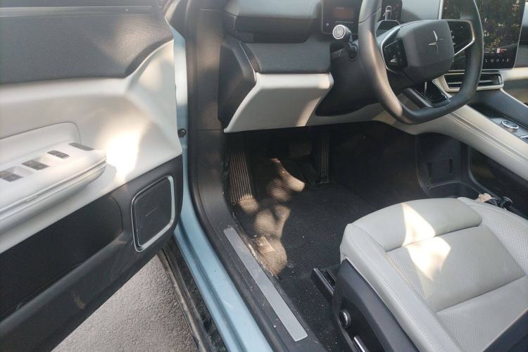 Used Polestar 4 2024 Dual-Motor Long-Range PLUS Dual-Star Connectivity Edition Driver Seat