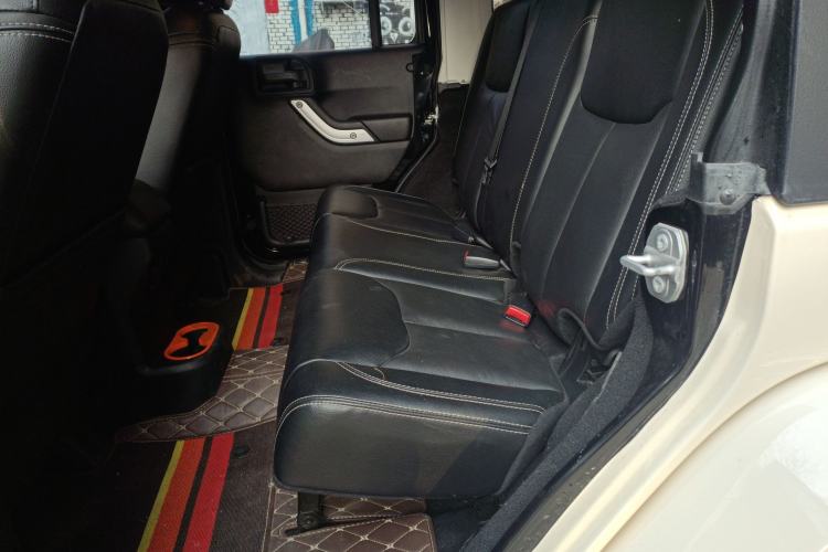 Used Jeep Wrangler 2015 3.0L Sahara Four-Door Comfort Edition
