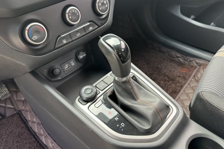 Used Hyundai ix25 2016 1.6T Dual-Clutch Two-Wheel Drive Smart GLS Model