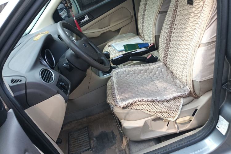 Used Ford Focus 2011 Sedan 1.8L Manual Comfort Model
