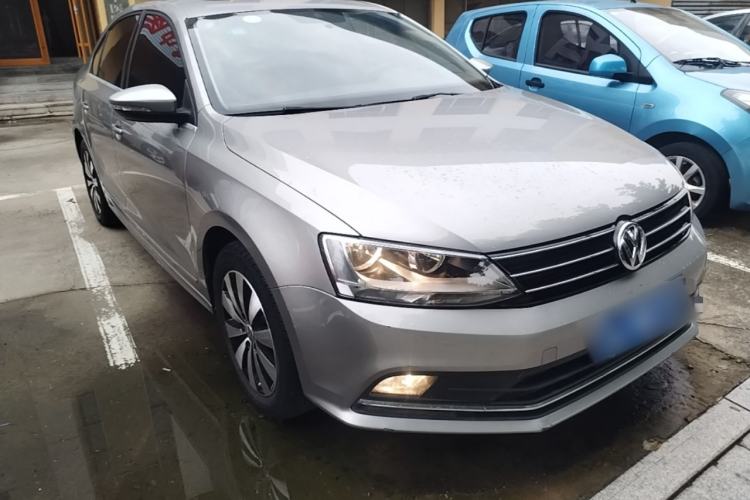 Used Volkswagen Sagitar 2017 230TSI Automatic Comfort Version