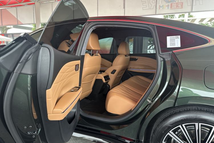 Used Geely Galaxy Galaxy 8 2025 130km EM-P Exploration Edition
