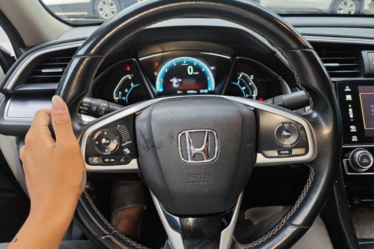 Used Honda Civic 2016 220TURBO CVT Prestige Edition
