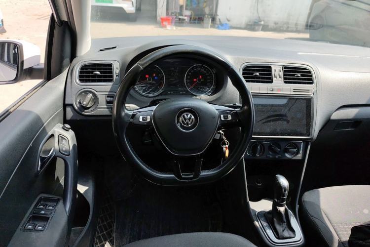Used Volkswagen Polo 2016 1.6L Automatic Comfort Model