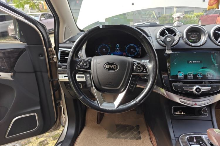 Used BYD Tang New Energy 2015 2.0T Four-Wheel-Drive Flagship Model Steering Wheel