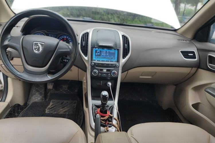 Used Baojun 610 2014 1.5L manual Comfort trim level