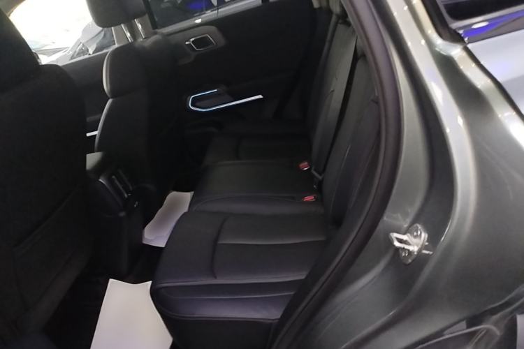 Used Formula Leopard Titanium 3 2025 501KM All-Wheel Drive Intelligent Driving Ultra Version Left Rear Seat