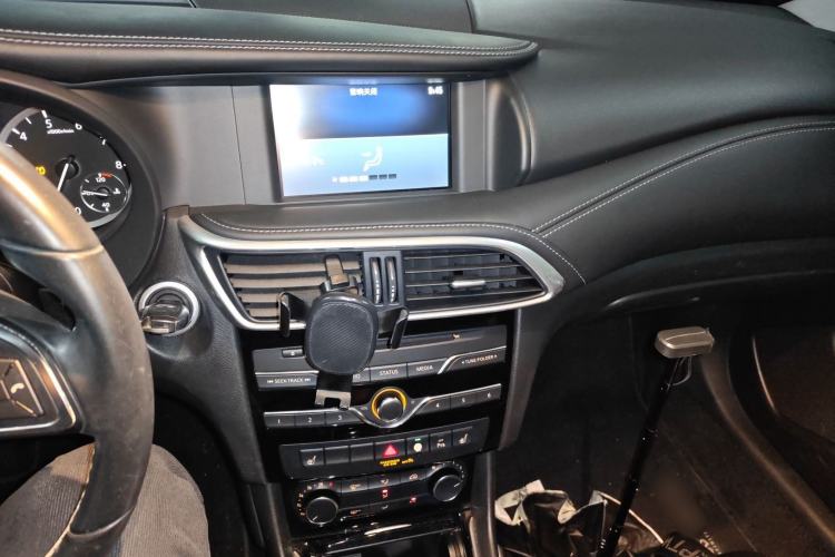 Used Infiniti QX30 2017 1.6T Two-Wheel Drive Fashion Edition
