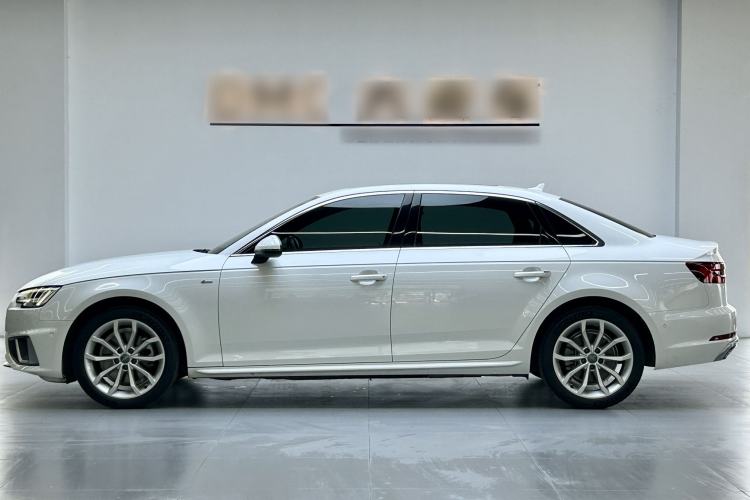 Used Audi A4L 2019 40 TFSI Fashion Edition China VI Emission Standard
