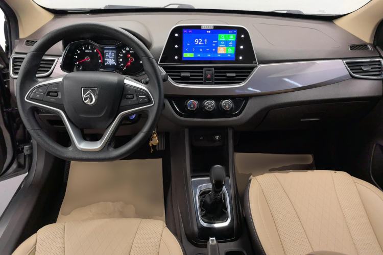 Used Baojun 310W 2017 1.5L Manual Fashion Model China V
