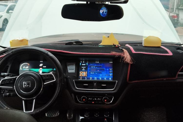 Used Zotye T600 2016 Sport Edition 2.0T DCT Luxury Model Center Console