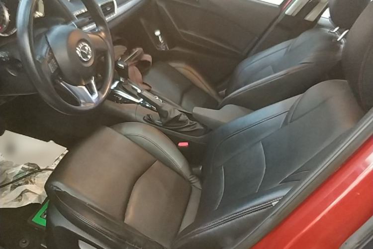 Used Mazda 3 Axela 2016 Sedan 1.5L Automatic Luxury Model
