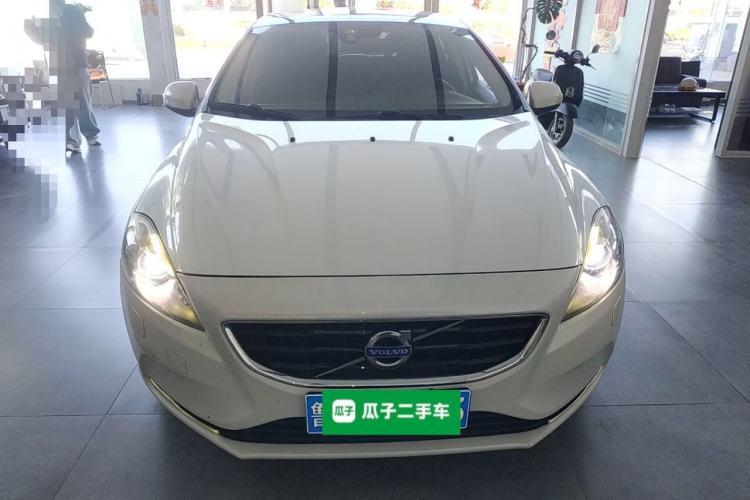 Used Volvo V40 2018 T3 Zhiyi Edition
