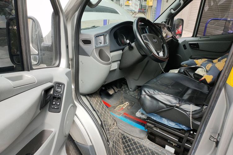 Used Foton Toano 2023 2.0T Automatic Urban Edition Short Wheelbase Low Roof with Single Rear Tire—Available in 5/6/9-Seater Configurations