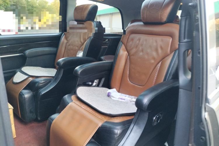 Used Mercedes-Benz V-Class 2017 V 260 Avantgarde Edition Left Rear Seat