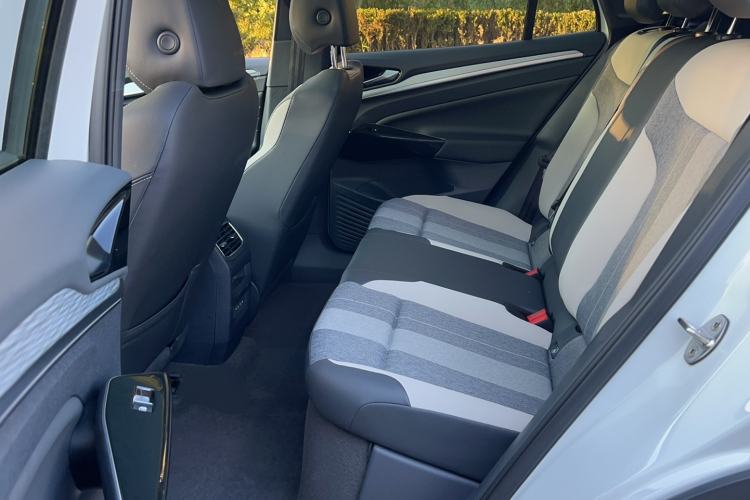 Used Volkswagen ID.4 CROZZ 2022 Pure Edition Limited Edition Interior 2