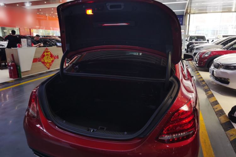 Used Mercedes-Benz C-Class 2017 Facelift C 200 L Sport Edition Trunk