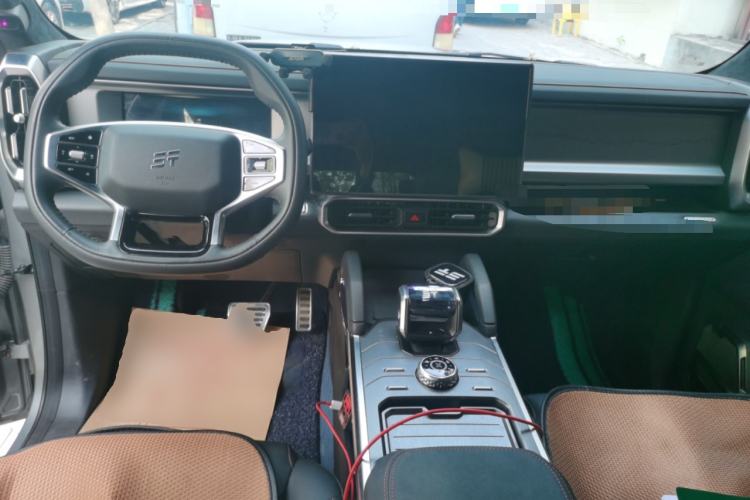 Used JETOUR Traveler 2023 2.0T All-Wheel Drive Conquer PRO Center Console