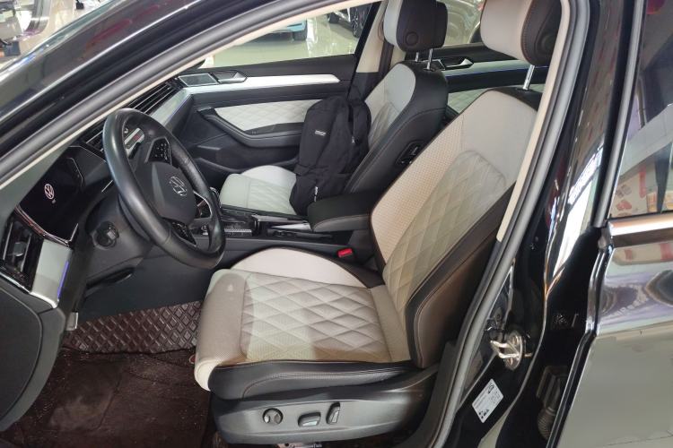 Used Volkswagen Magotan 2023 2 Million Units Limited Edition 330TSI DSG Leading Version