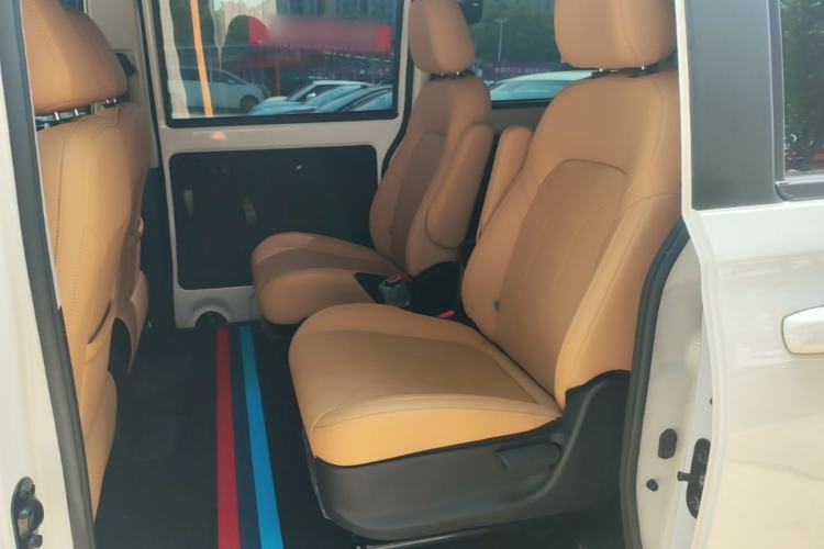 Used Dongfeng Fengon E380 2023 Standard Edition – Comfort Model 7 Seats
