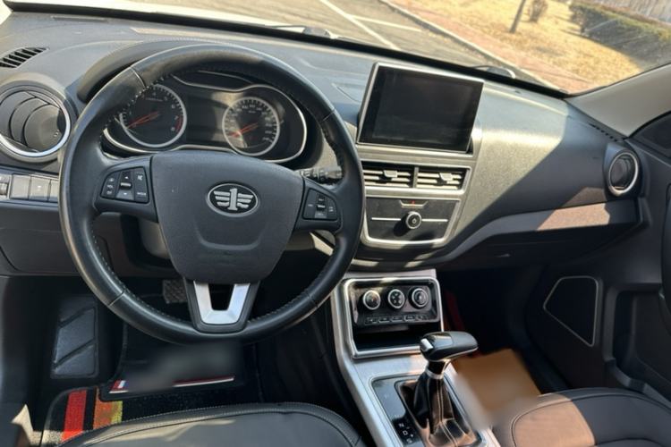 Used Bestune X40 2019 1.6L Automatic Luxury Edition China VI
