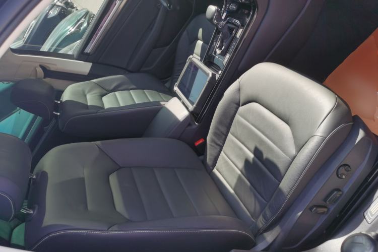 Used Volkswagen Phideon 2019 380TSI Two-Wheel Drive Business Edition China VI Standard
