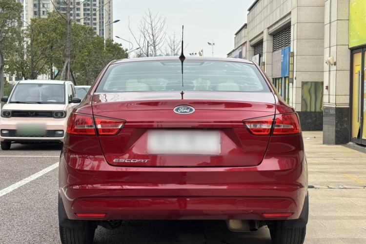 Used Ford Escort 2015 1.5L Automatic Comfort Edition Exterior 4