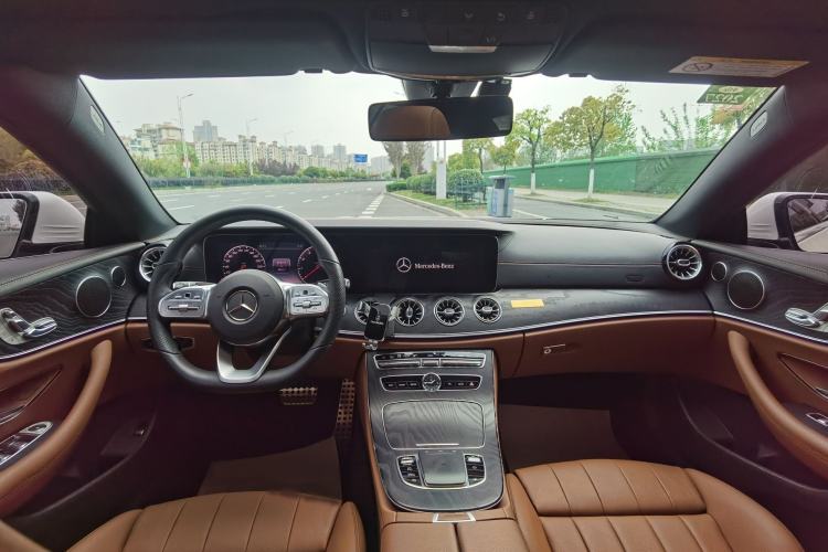 Used Mercedes-Benz E-Class 2020 E 260 Coupe Interior 3