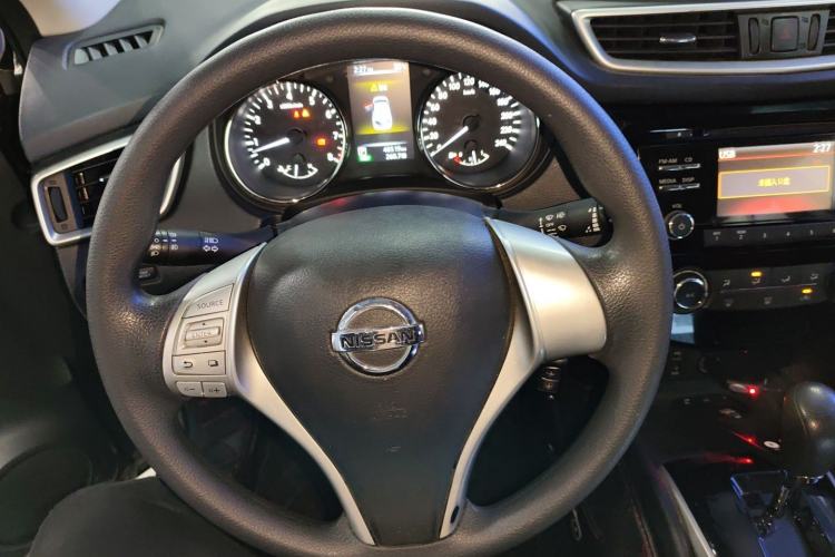 Used Nissan Qashqai 2016 2.0L CVT Elite Edition Steering Wheel