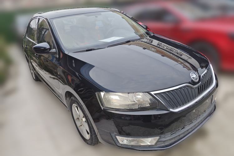 Used Skoda Rapid 2013 1.6L Automatic Smart Selection Model Front Right 45 Deg