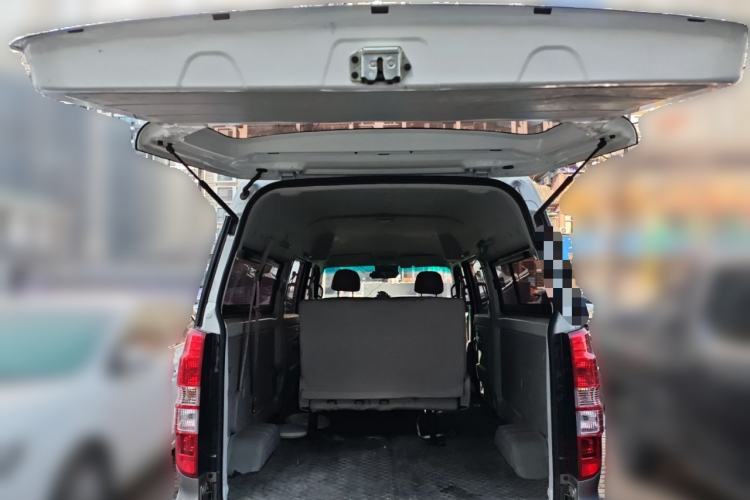 Used Jinbei New Hiace X30L 2023 1.5L Wealth Edition Passenger Van 5/6/7-Seater Central Air Conditioning Version SWC15M
