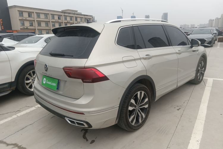 Used Volkswagen Tiguan L 2022 330TSI Automatic Two-Wheel Drive R-Line Enhanced Edition Rear Right 45 Deg