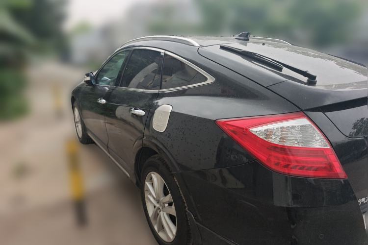 Used Honda Crosstour 2014 2.4L Luxury Edition
