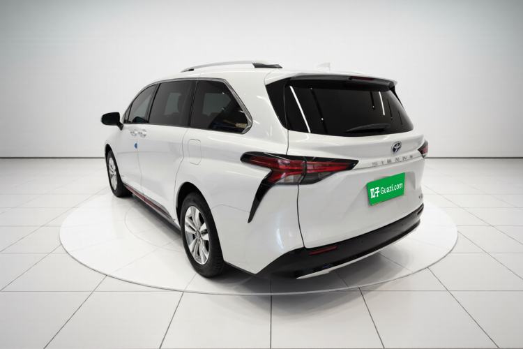 Used Toyota SIENNA 2021 2.5L Hybrid Platinum Edition Exterior 2