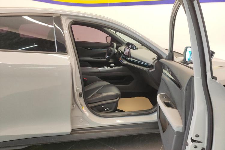 Used Changan UNI-V 2022 1.5T Prestige Version