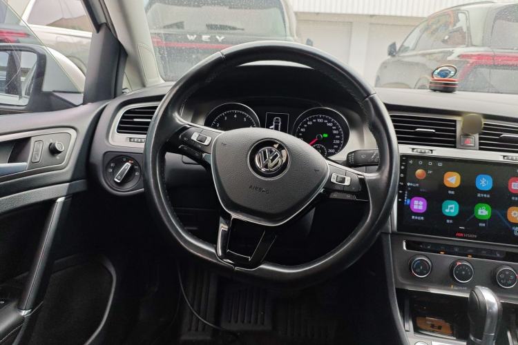 Used Volkswagen Golf 2016 230TSI Automatic Luxury Version Steering Wheel