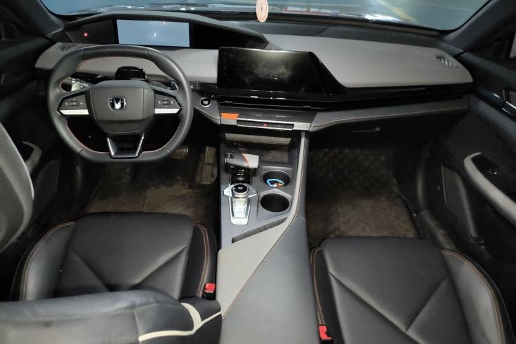 Used CHANGAN UNI-V 2022 1.5T Smart Navigation Version
