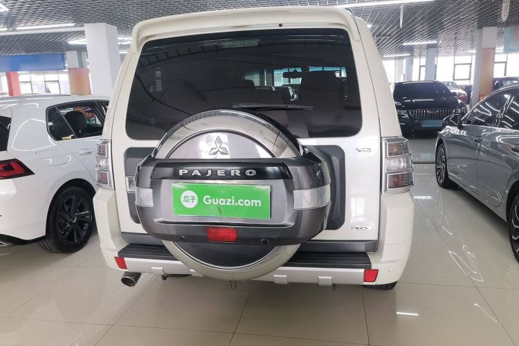 Used Mitsubishi Pajero 2019 3.0L Automatic Luxury Edition
