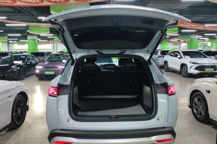 Used BYD Song L DM-i 2025 Intelligent Driving Version 160 km Beyond-Range Type Trunk