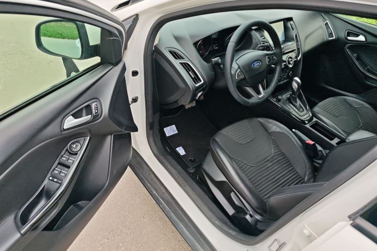 Used Ford Focus 2015 Hatchback 1.6L Automatic Fashion Edition