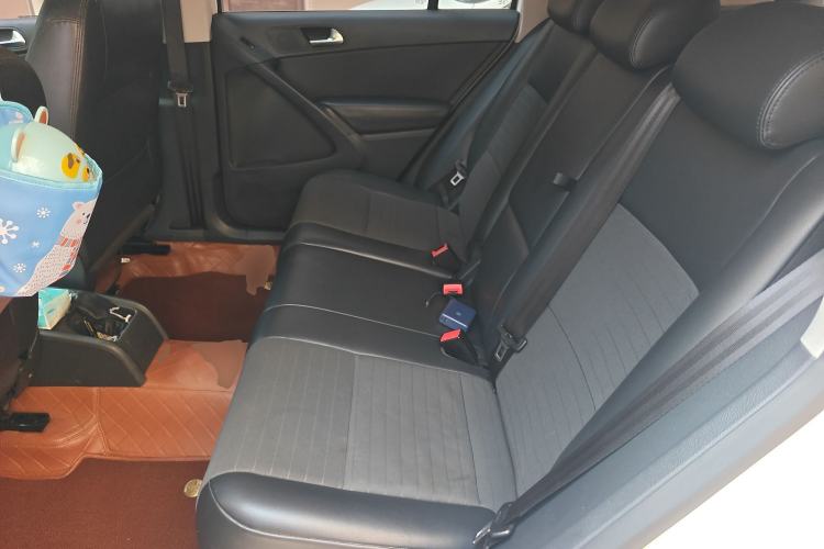 Used Volkswagen Tiguan 2015 1.8TSI Automatic Two-Wheel Drive Trend Edition Left Rear Seat