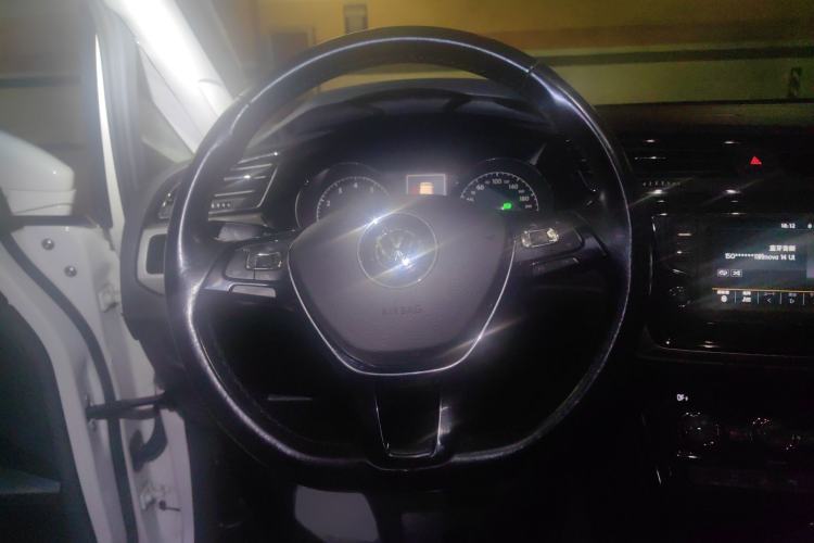 Used Volkswagen Touran 2016 Volkswagen Touran L 330TSI DSG Luxury Edition Steering Wheel